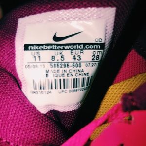 Nike Shoes - Nike Limited Edition Lance Armstrong Livestrong Nike Shoes - Nike Limited Edition Lance Armstrong Livestrong